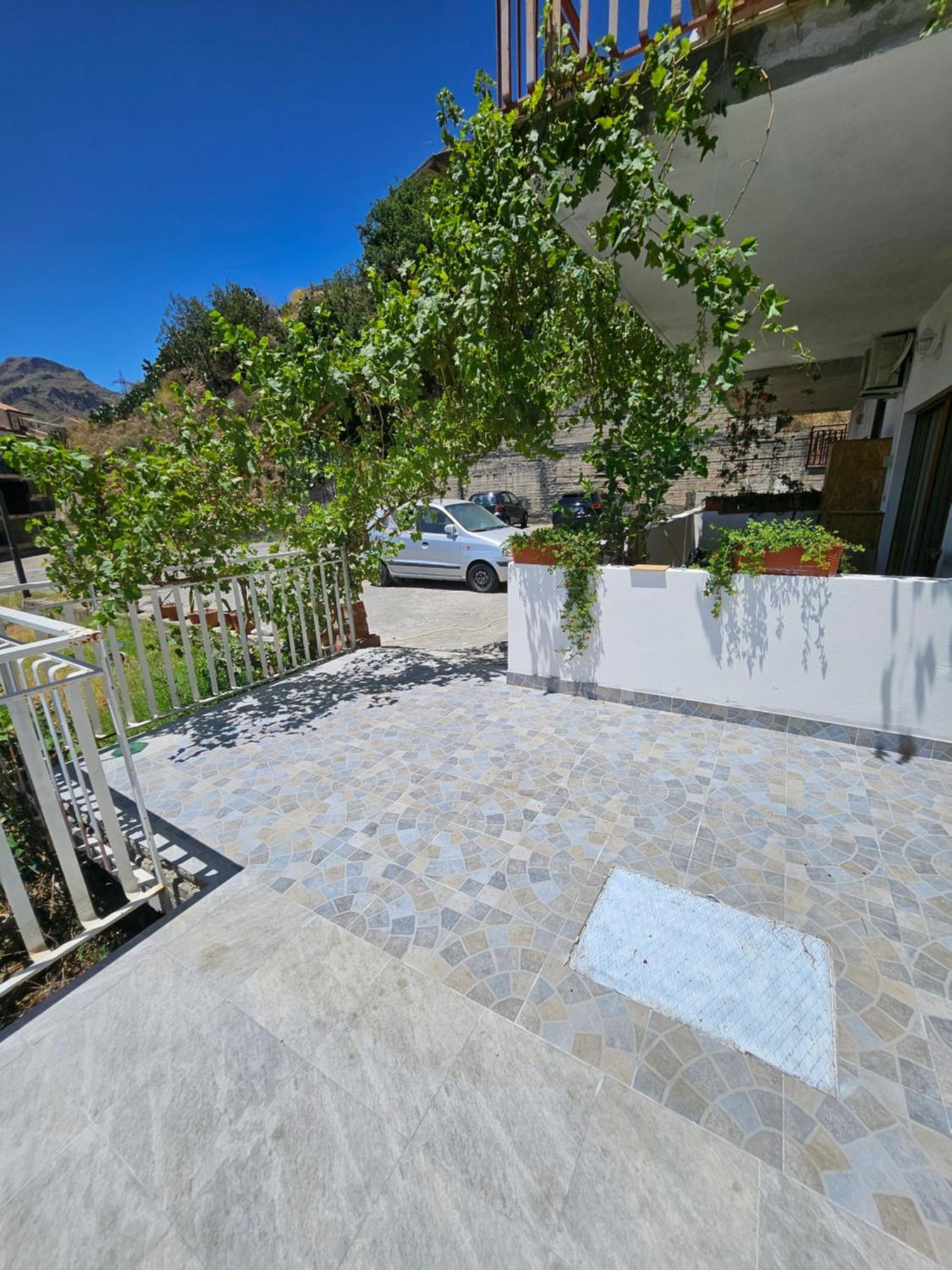 Ferienwohnung Nuova Casa Giulia Letojanni Exterior foto